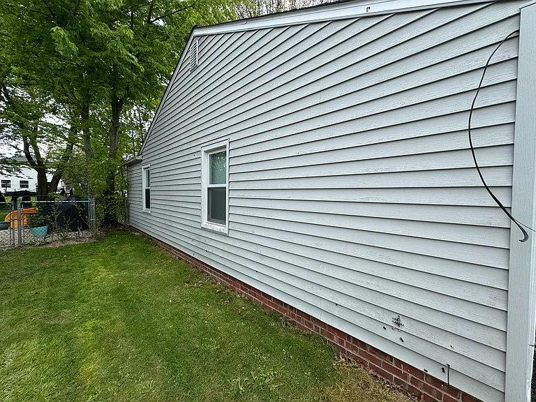 1411 Eastwood Ave — Photo 7