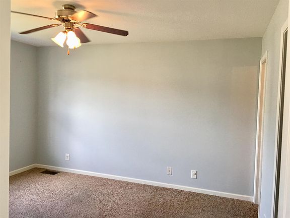 4th image of 373 Andrew Dr