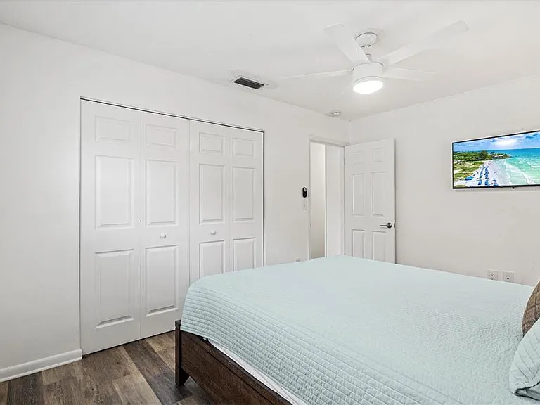 2572 Jefferson Cir — Photo 28