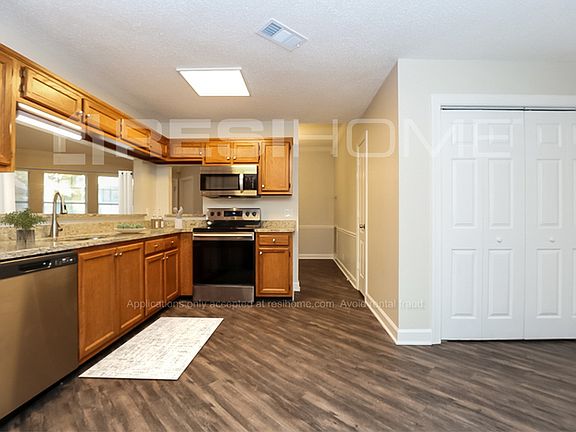 2nd image of 2756 Fleet Dr