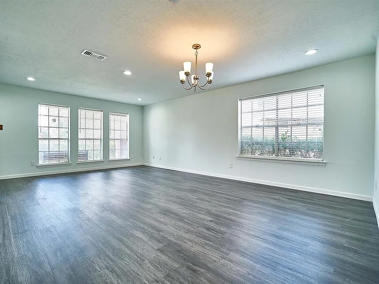 11011 Landsbury Ct — Photo 8