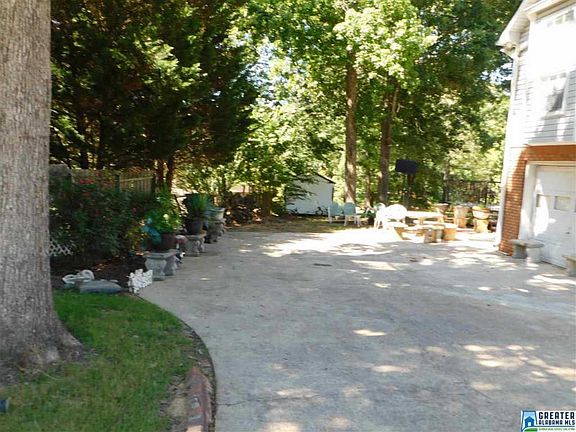 3rd image of 4740 Longwood Cir