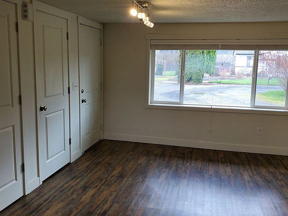 3rd image of 15356 NE Dopp Rd