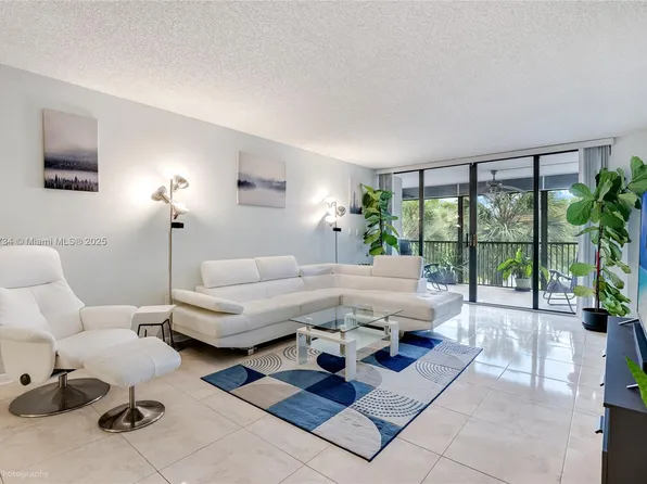2804 N 46th Ave APT 429C, Hollywood, FL 33021