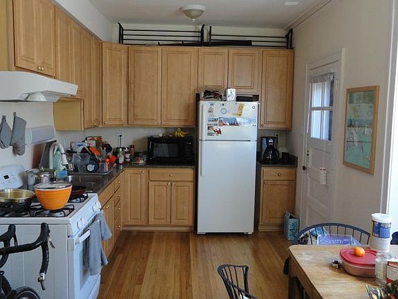 3rd image of 3251 W Barry Ave #3