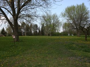 3N140 Townhall Rd, Elburn, IL 60119