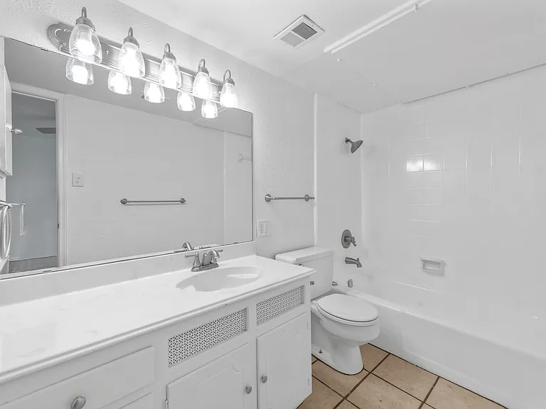 4002 Ridglea Country Club Dr #108 — Photo 28