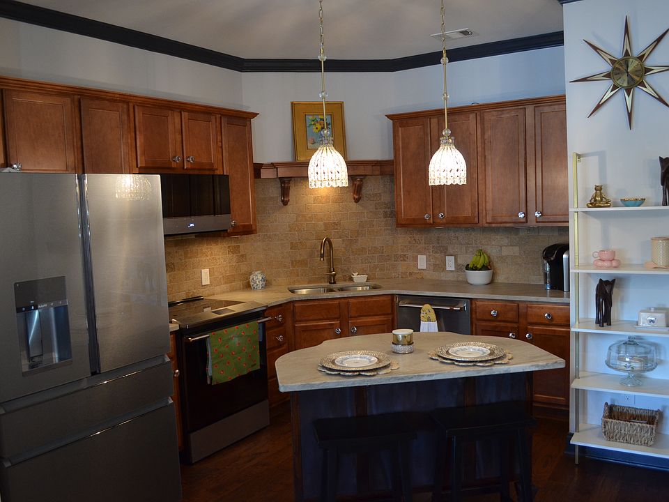Updated kitchen with GE Cafe appliances throughout