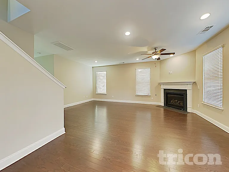 3015 Montrose Ln — Photo 6