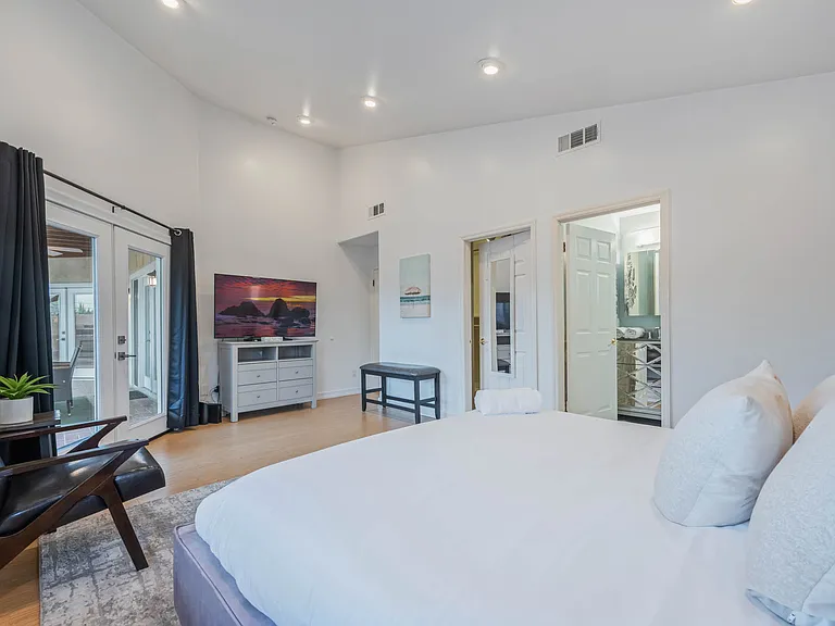 5114 Etiwanda Ave — Photo 33
