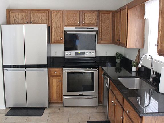 4th image of 219 Woodruff Park Ln