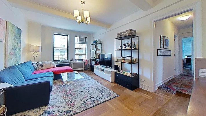 Rented by Bond New York | media 31