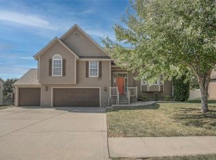 9918 N Highland Pl, Kansas City, MO 64155