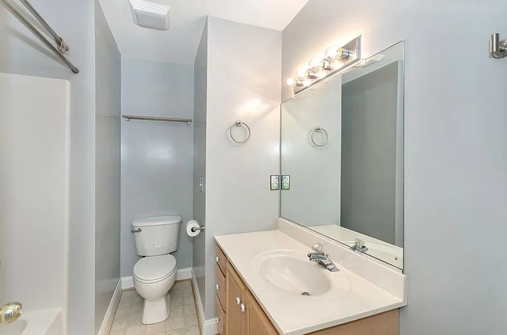 1103 Druid Ave - C — Photo 4