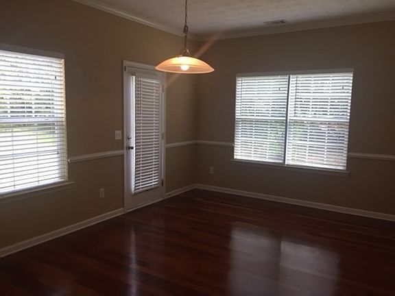 4th image of 3018 Pepperhill Dr