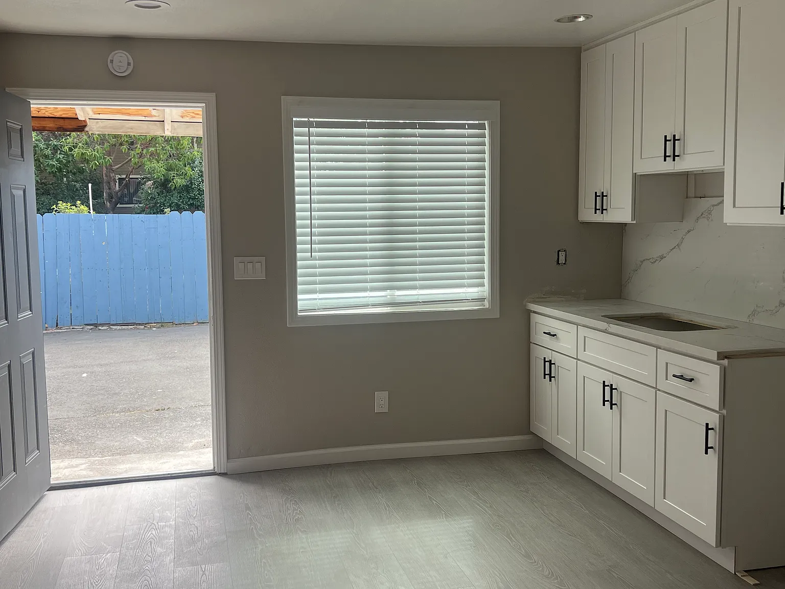 29517 Dixon St — Photo 2