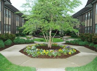 10313 Corbeil Dr APT D, Saint Louis, MO 63146