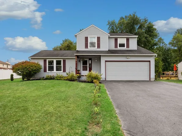 6000 Hebrides Trl, Cicero, NY 13039