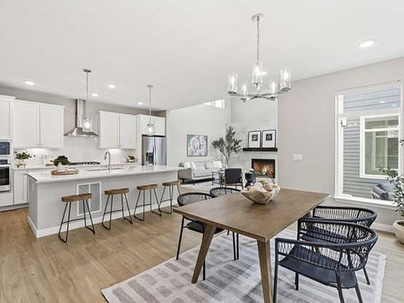 3rd image of 6167 N Dallas Way
