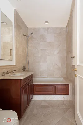 Rented by CORE | media 12