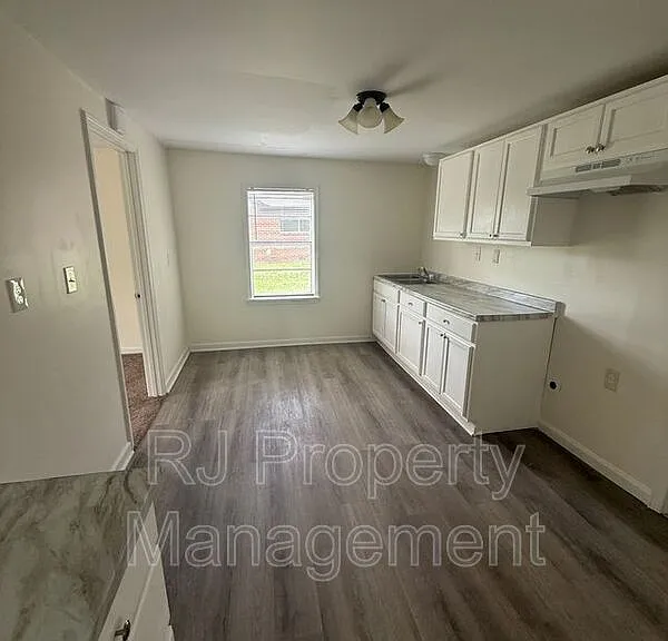 3742 Berry Ln — Photo 5