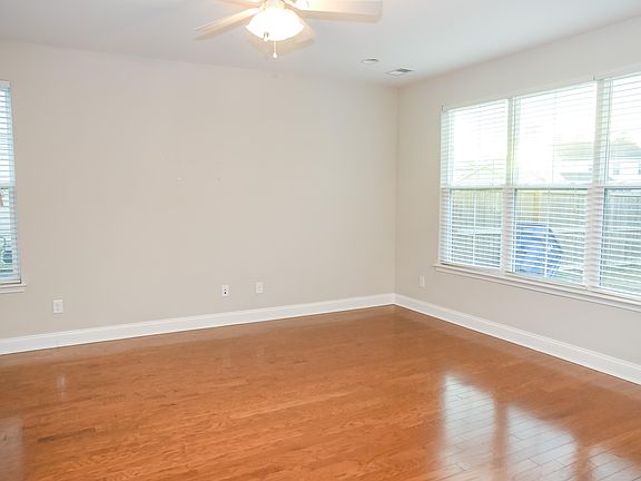 5th image of 224 Palmetto Walk Dr