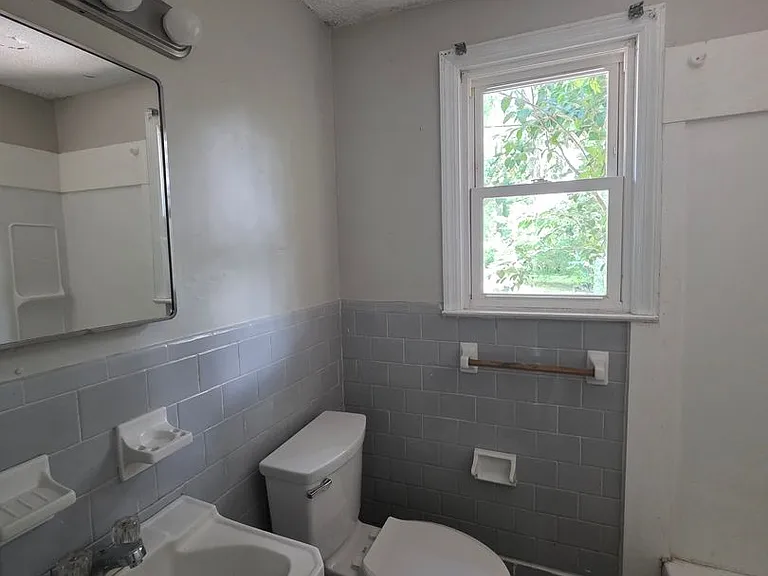 165 Stanford St — Photo 6