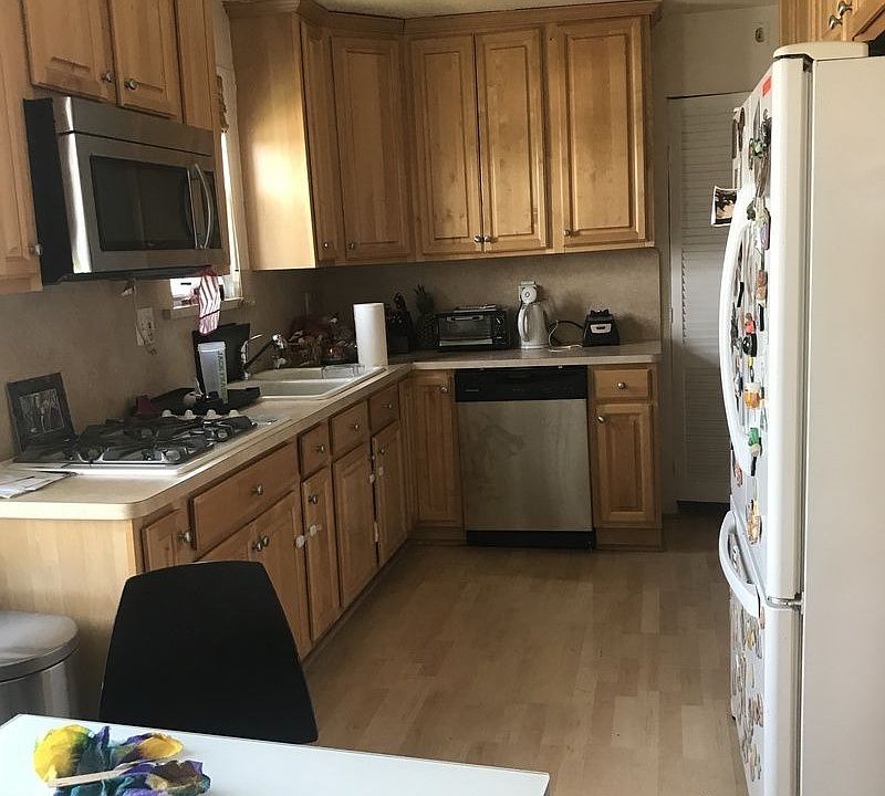 2nd image of 1 Beaumont St #2