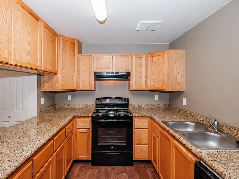 Brentwood Estates | Kitchen