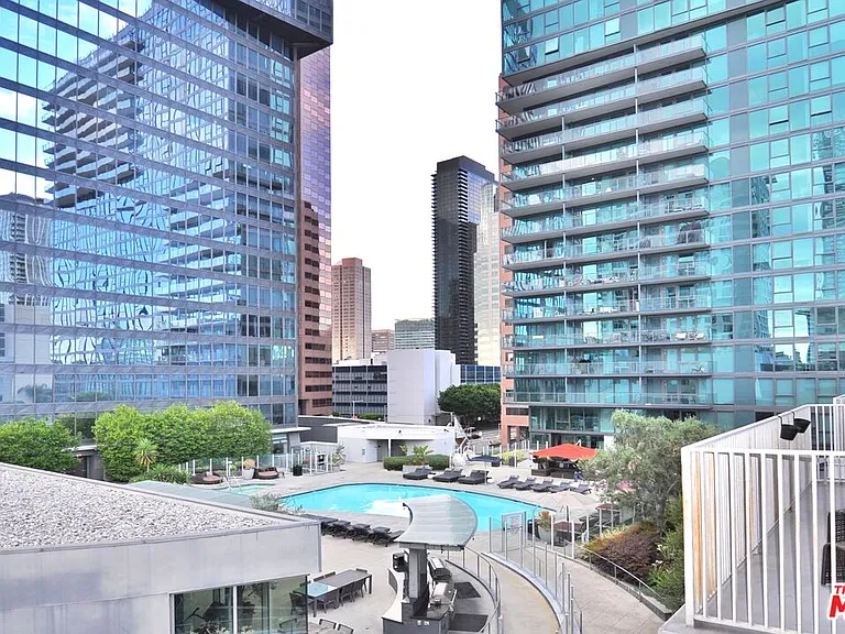 901 S Flower St #709 — Photo 9