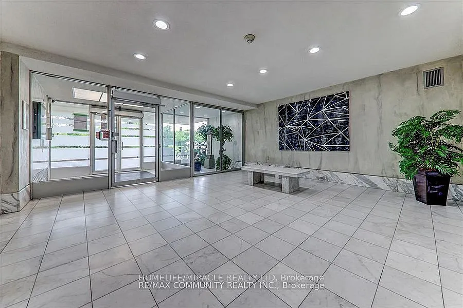 2 bed, $2,500 — Photo 4