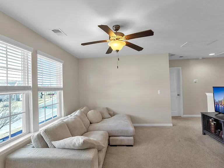 655 Silver Moss Dr — Photo 13