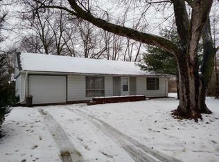 3216 Ridgewood Dr, Champaign, IL 61821