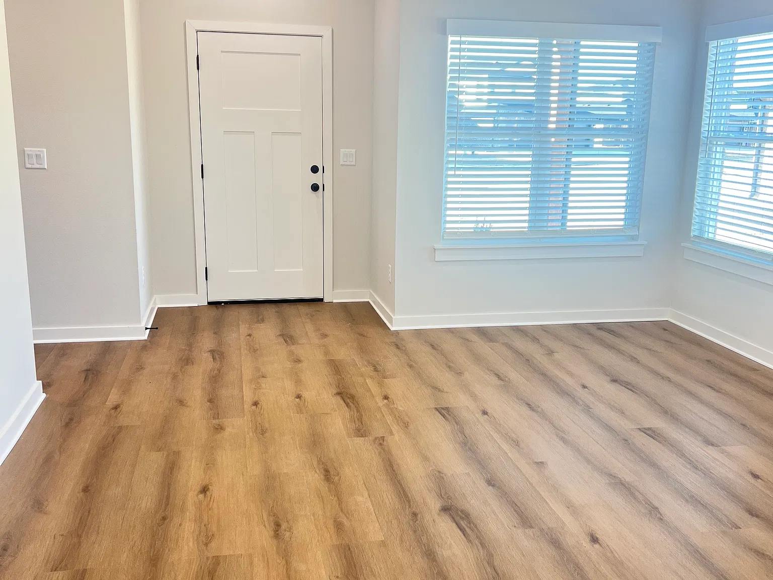3 bed, 2.5 bath, 1457 sqft, $1,750 — Photo 2