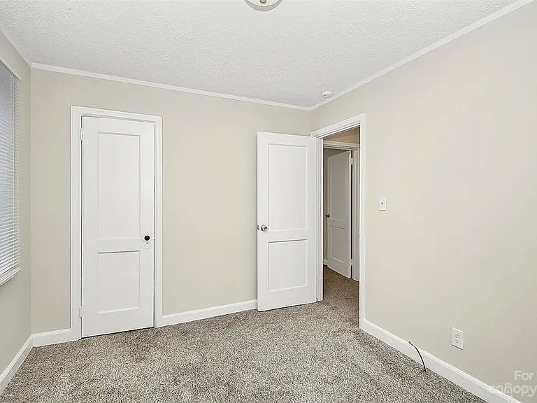 2300 Vanderbilt Rd — Photo 10
