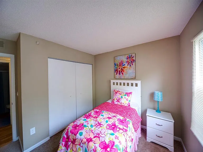 Leigh Meadows Apartments — Photo 18