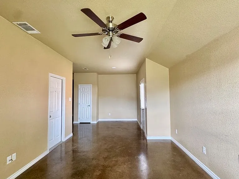106 W Kathey Rd #B — Photo 11
