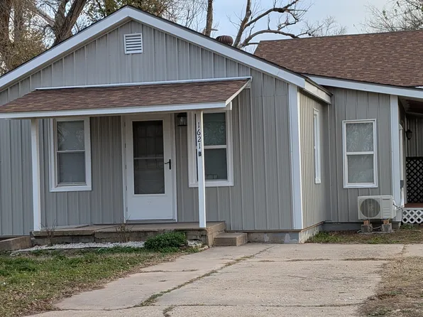 1621 E 3rd Ave #B, Hutchinson, KS 67501