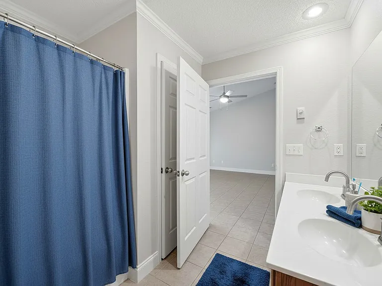 Suncrest Village — Photo 12