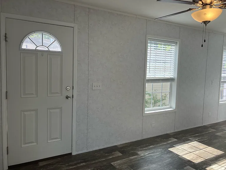 849 Henderson Ave #37 — Photo 4