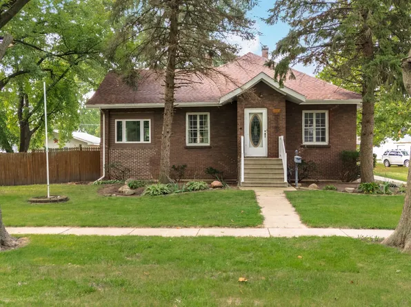 123 W Delaware St, Dwight, IL 60420