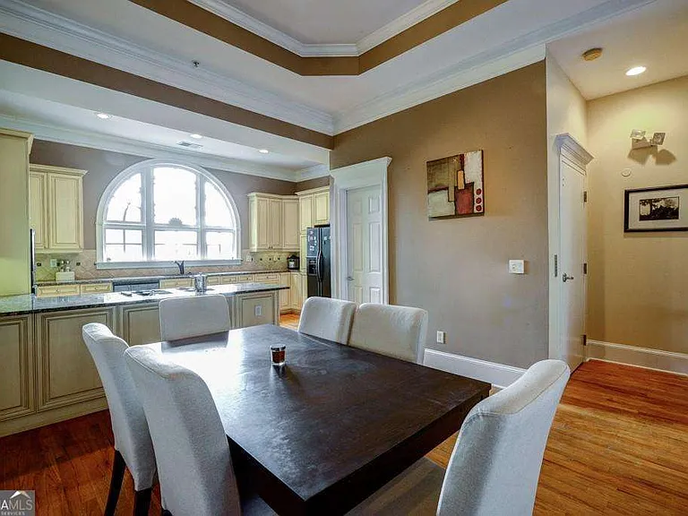 834 Clifton Heights Ln NE — Photo 4
