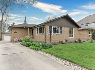 5804 Washington St, Downers Grove, IL 60516