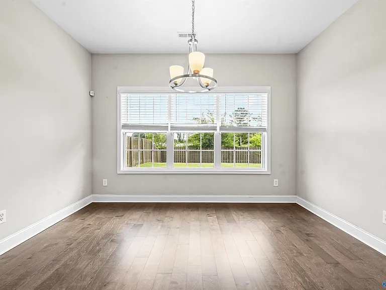 104 Erskin Parcus Dr — Photo 18