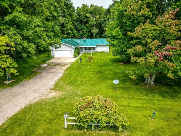 515 E Monroe Rd, Harrison, MI 48625