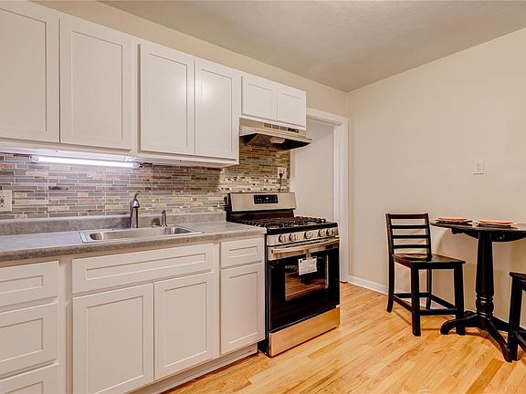 4th image of 9000 Seneca Ln