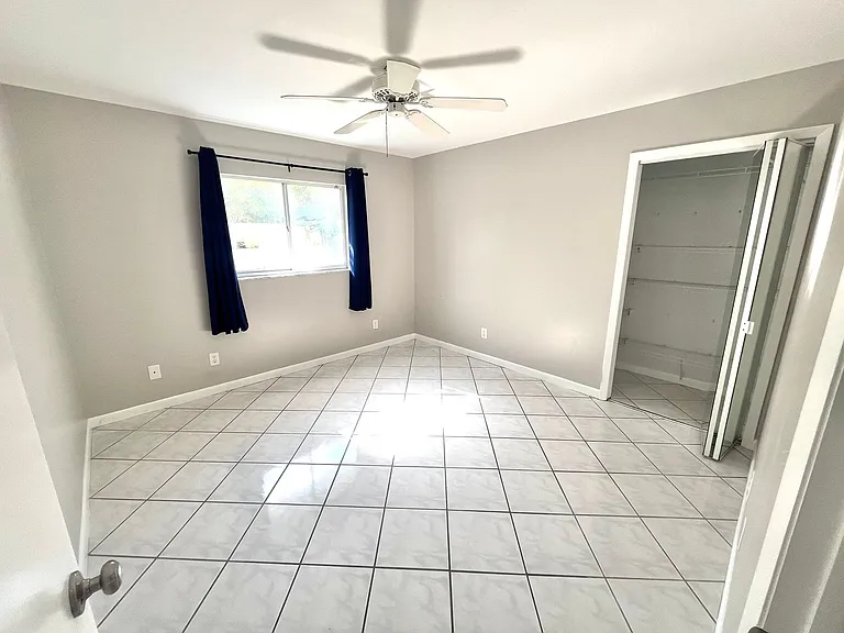 1385 Illinois Dr — Photo 6