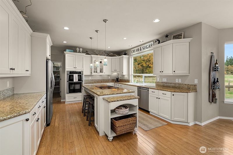 5th image of 16840 Melville Street SE