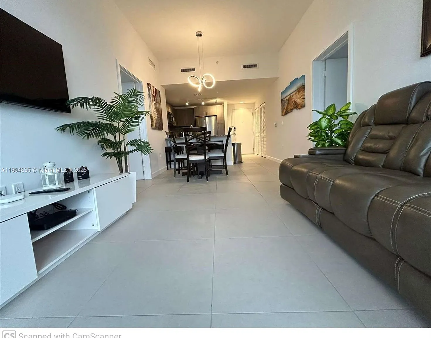 5350 Park Condo — Photo 1