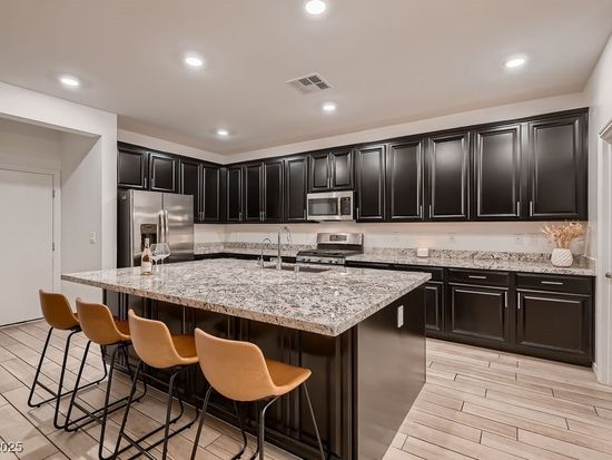 10200 Skye Castle Dr, Las Vegas, NV 89166